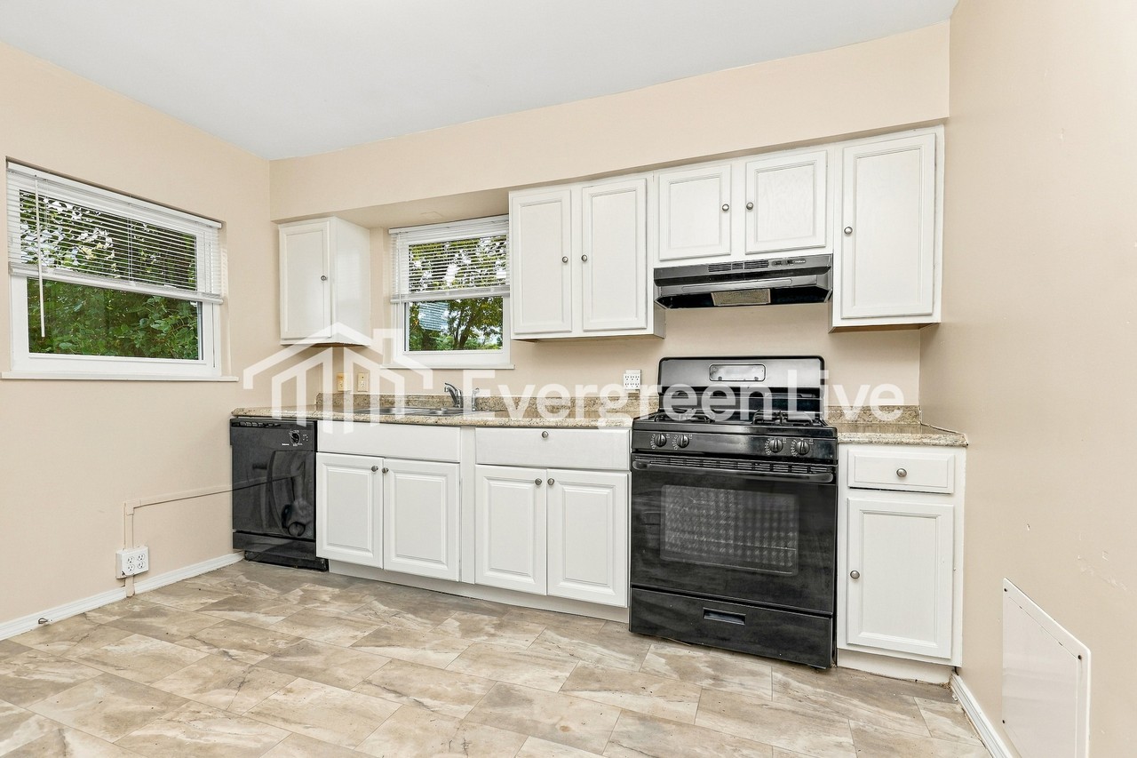 2246 Langdon Farm Rd - Photo 3 of 15