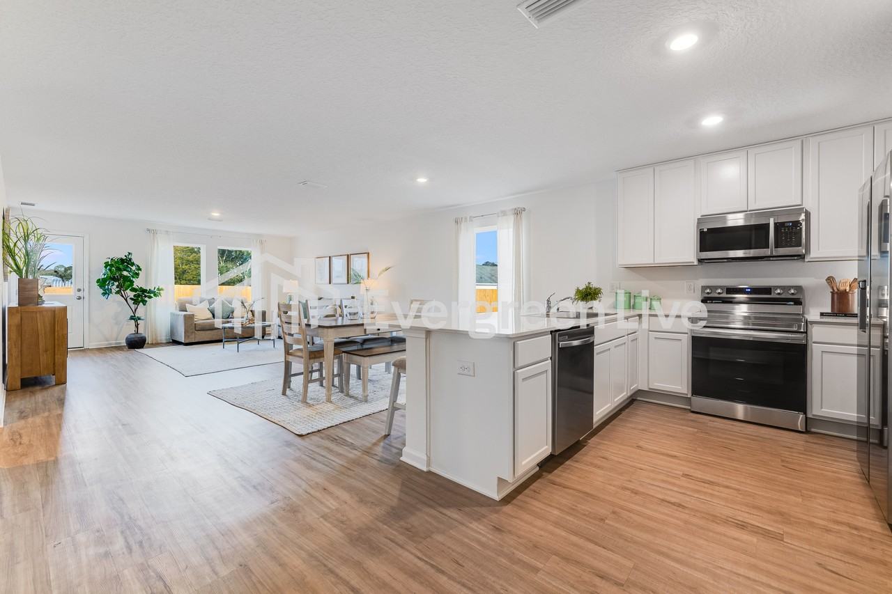 1431 Parks Edge Lane - Photo 3 of 10