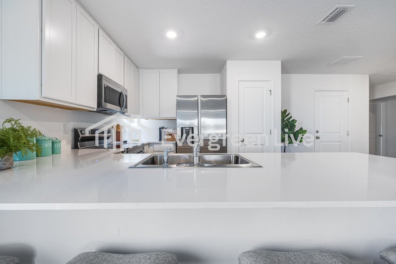 1431 Parks Edge Lane - Photo 4 of 10