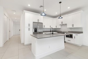 featured image of 6872 Australian St