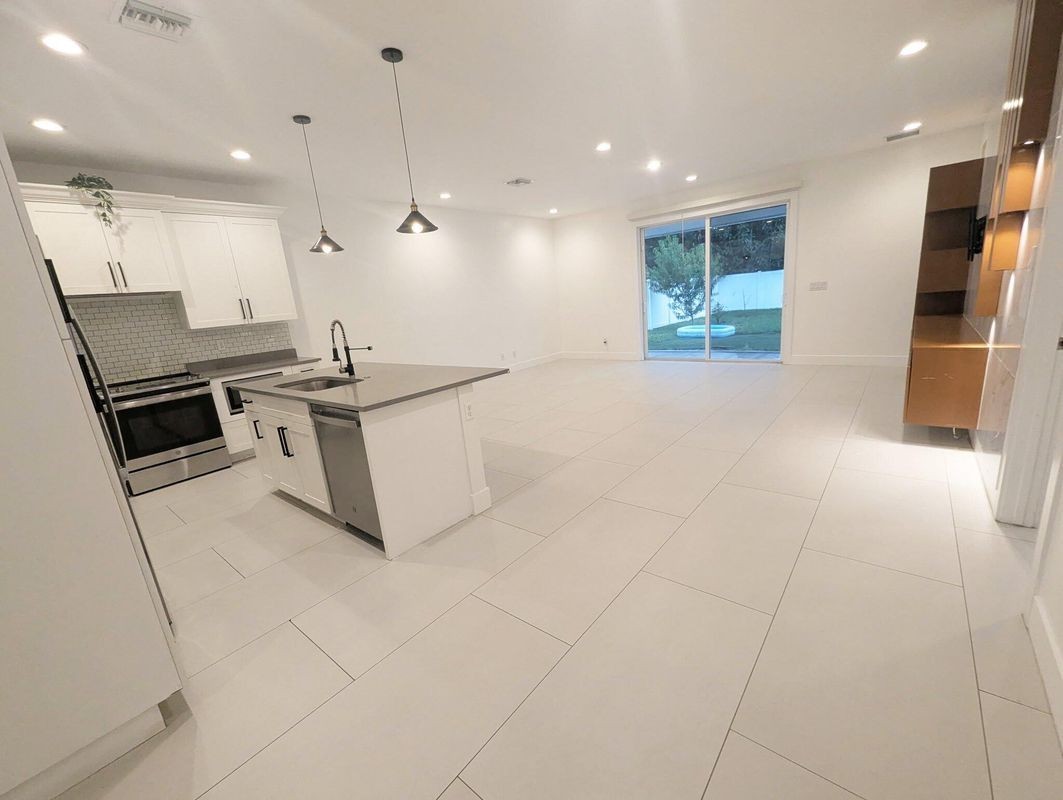 6872 Australian St - Photo 7 of 10