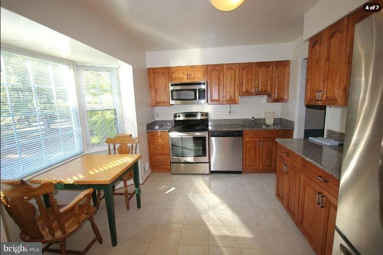 2303 Mcgregor Ct - Photo 5 of 7