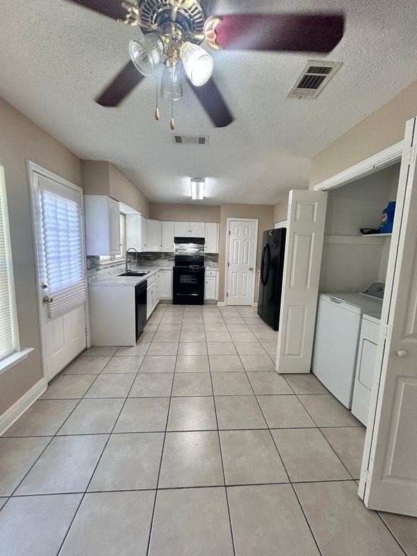 3150 Virginia St - Photo 5 of 5