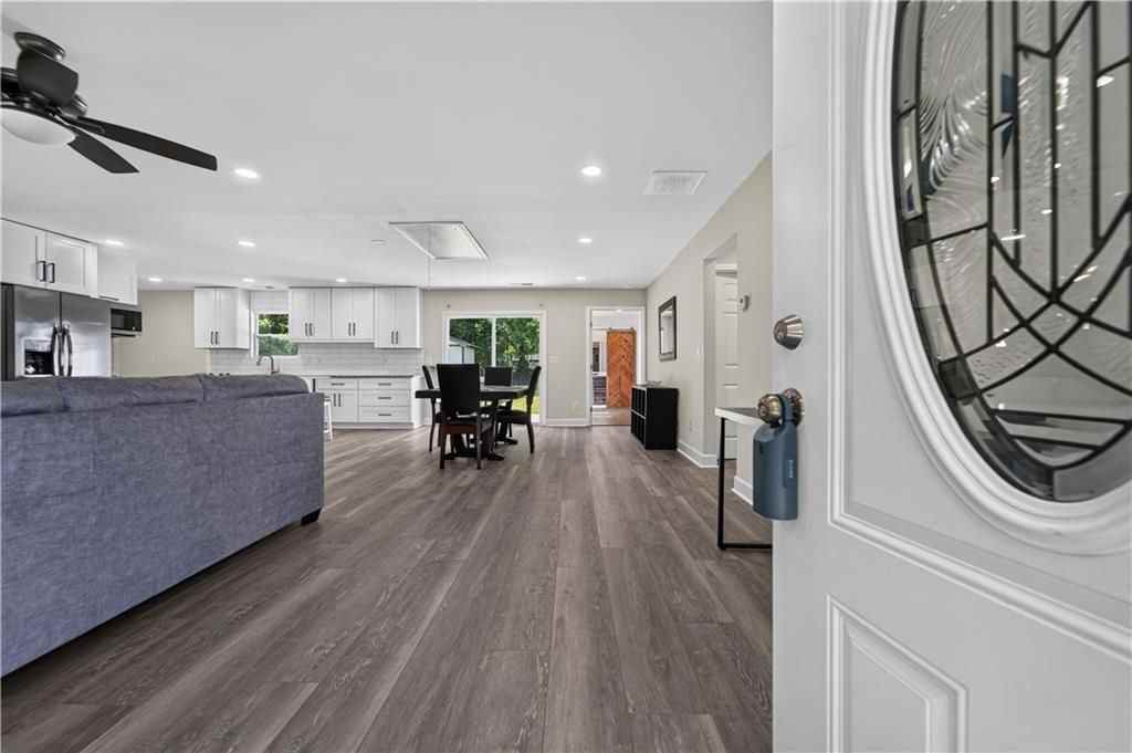 224 Doster Ave - Photo 5 of 33