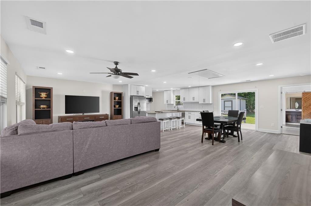 224 Doster Ave - Photo 6 of 33