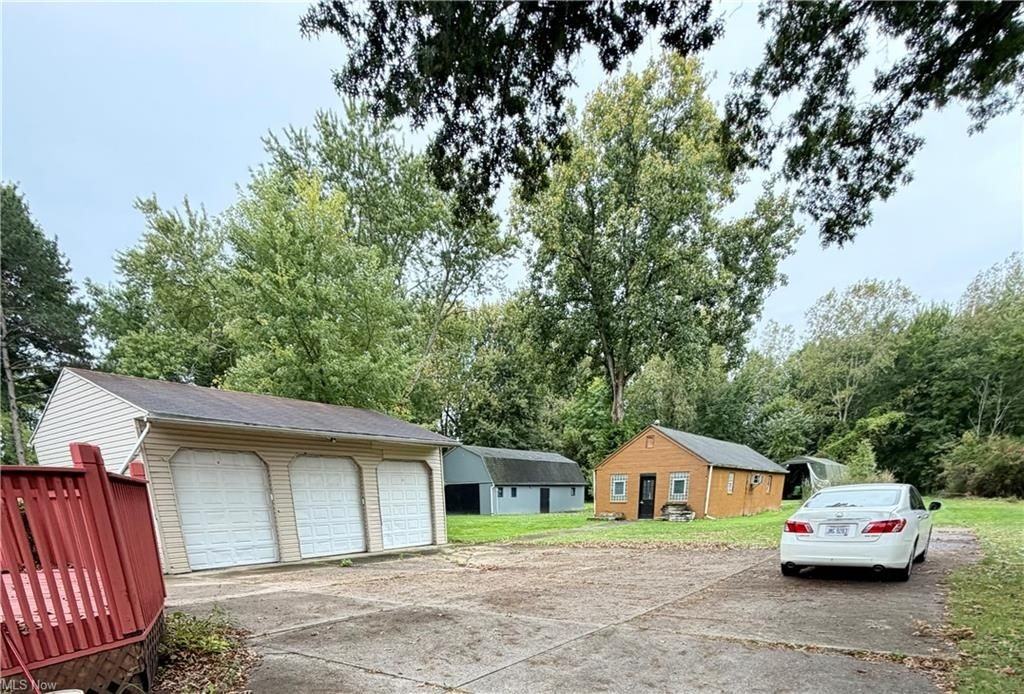 6956 Columbia Rd - Photo 2 of 16