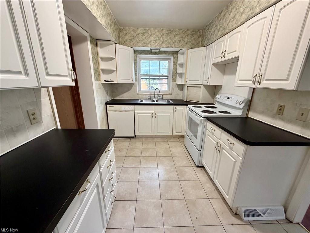 6956 Columbia Rd - Photo 4 of 16