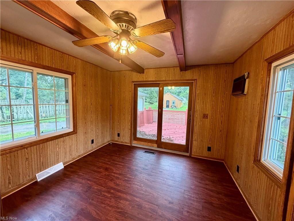 6956 Columbia Rd - Photo 6 of 16