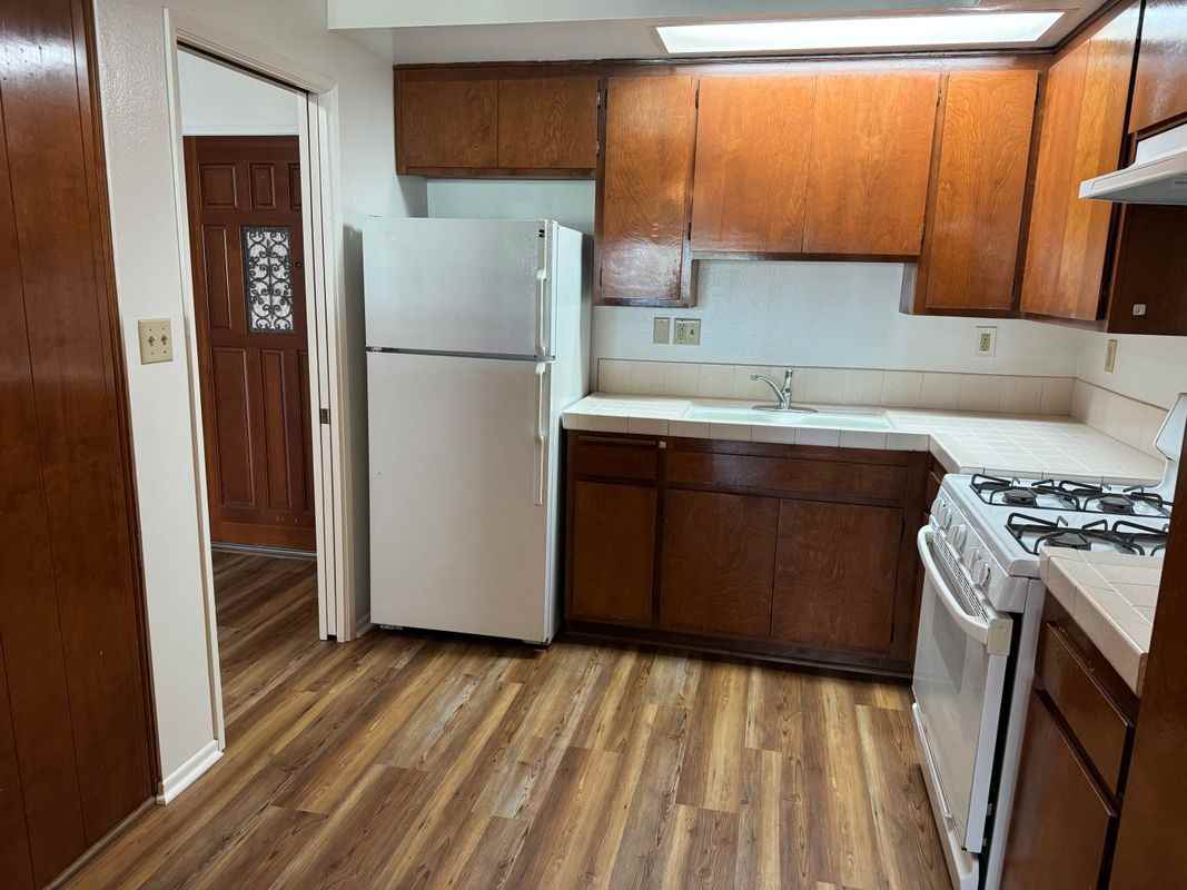 48 S Oak Ave - Photo 2 of 6
