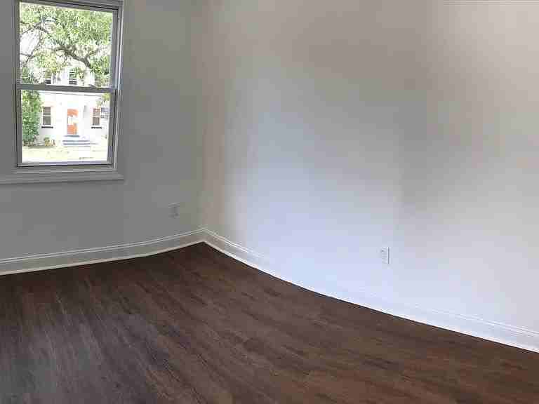 1608 18th St Se ##1b - Photo 2 of 14