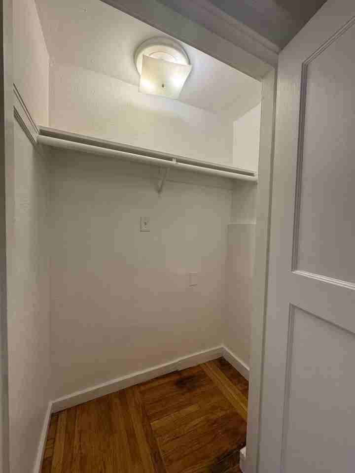 520 Geary St - Photo 3 of 4
