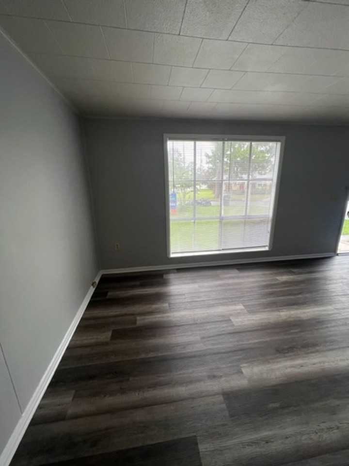 601 Cedarwood Dr - Photo 3 of 18