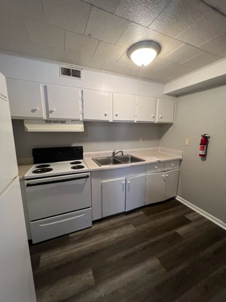 601 Cedarwood Dr - Photo 6 of 18