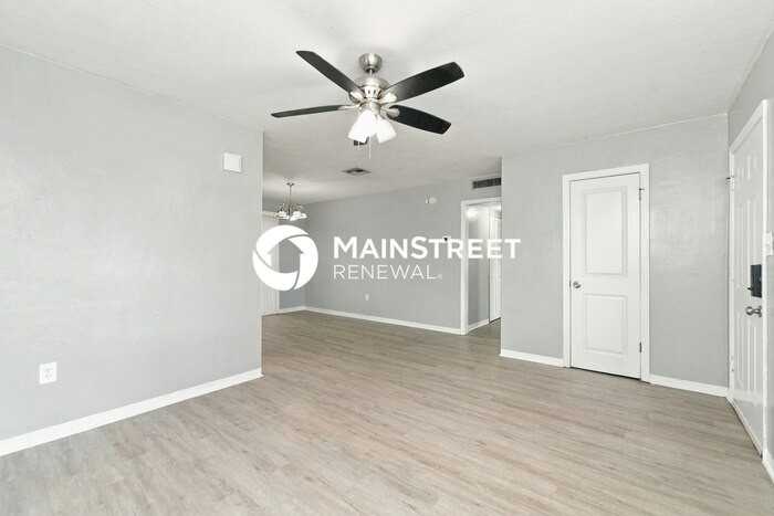 1255 Saint James Rd - Photo 5 of 18