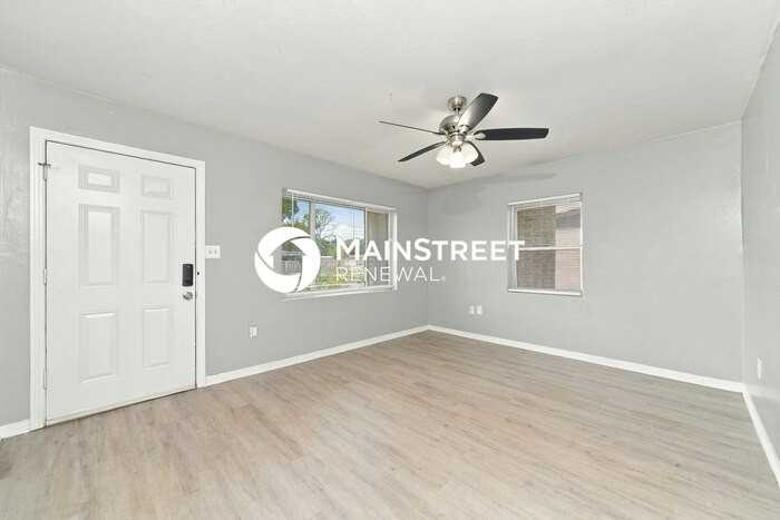 1255 Saint James Rd - Photo 6 of 18