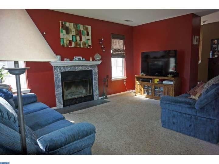 612 Mews Dr - Photo 2 of 8