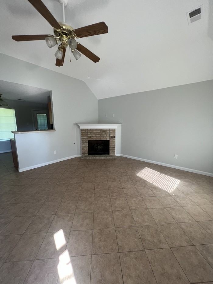 4644 Willow Hill Cv - Photo 2 of 11