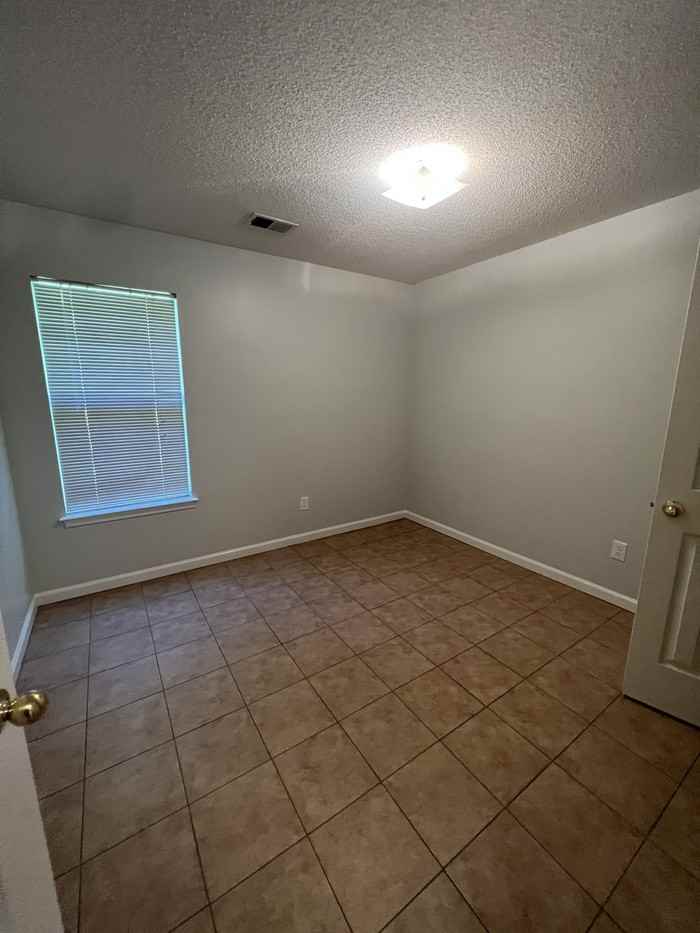 4644 Willow Hill Cv - Photo 5 of 11