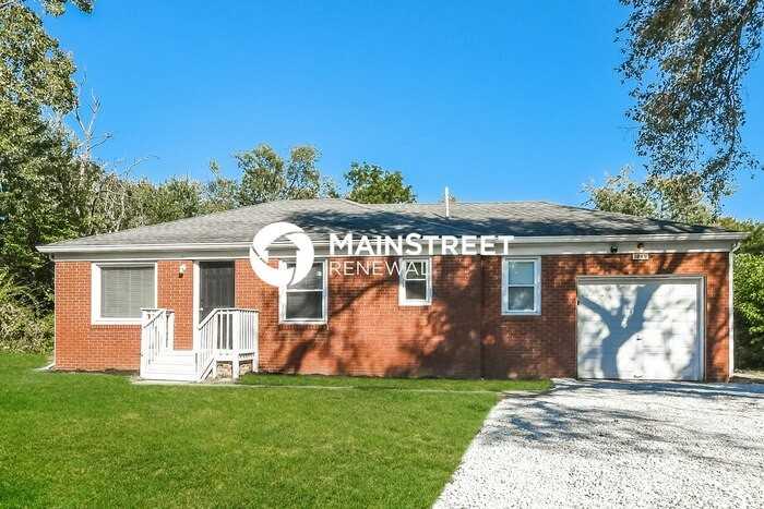 1865 N Bazil Ave - Photo 2 of 16