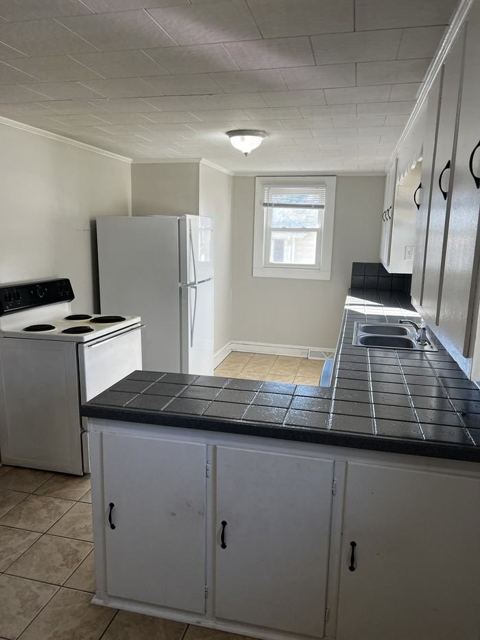932 Old Charlotte Rd - Photo 4 of 16