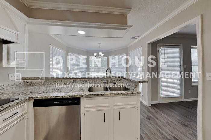 18202 Trace Forest Dr - Photo 7 of 21