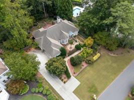 featured image of 6920 Oak Brook Way