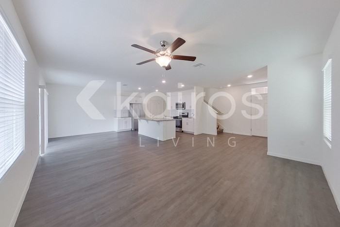 32205 Edson Ave - Photo 2 of 27