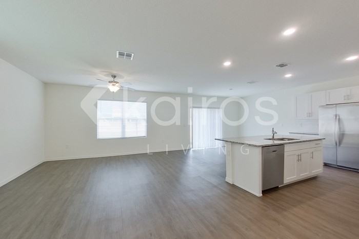 32205 Edson Ave - Photo 6 of 27