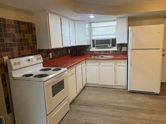 3700 S Jefferson Cir #B - Photo 4 of 6