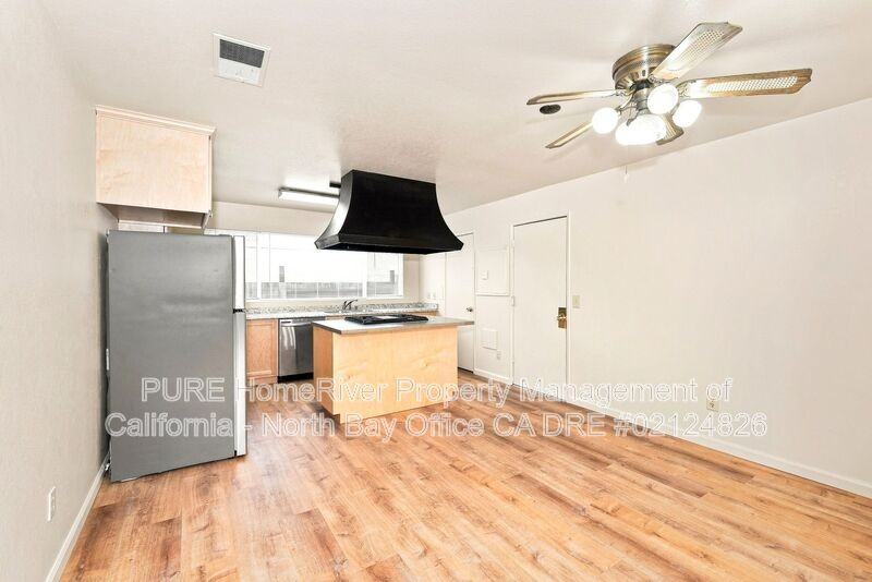 2436 Campbell Dr - Photo 4 of 31