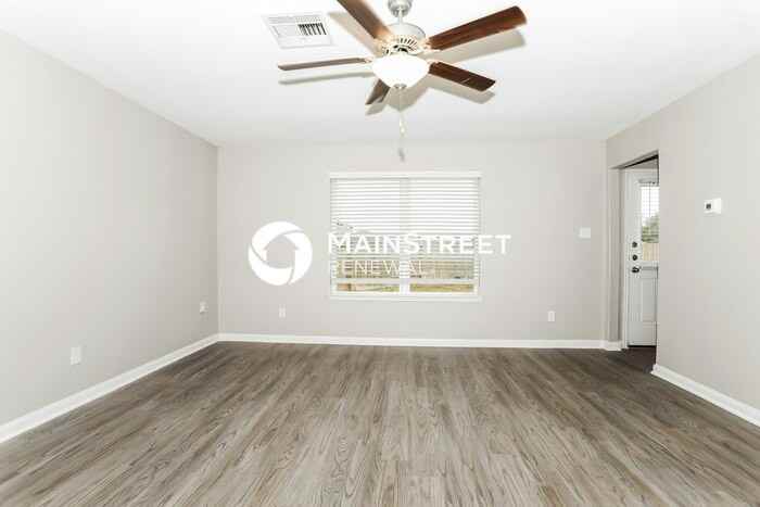 25208 Dickens Dr - Photo 2 of 16