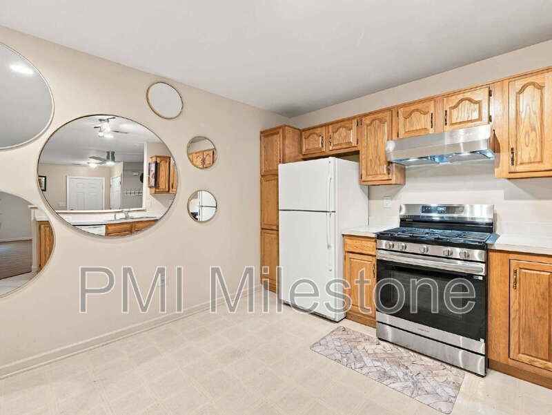2132 Bristol Dr - Photo 5 of 26