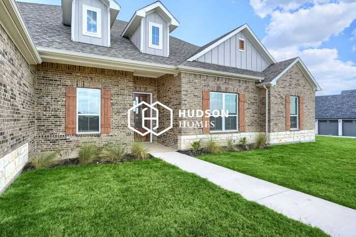 221 Marie Ln - Photo 2 of 12
