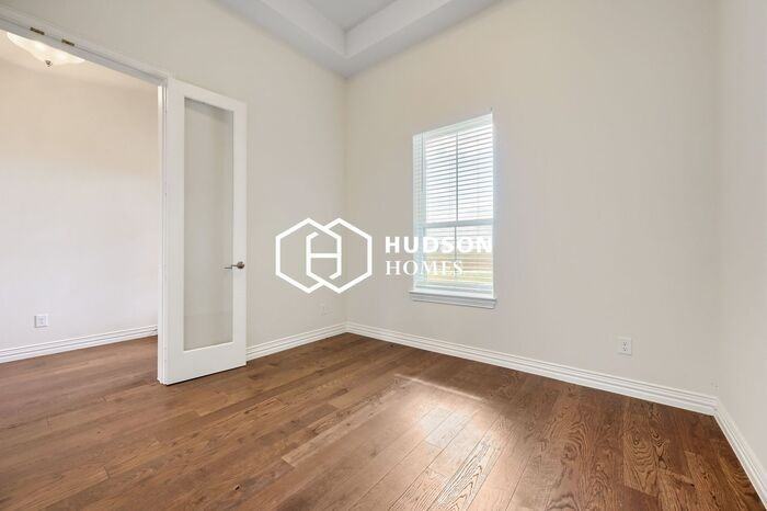 221 Marie Ln - Photo 3 of 12