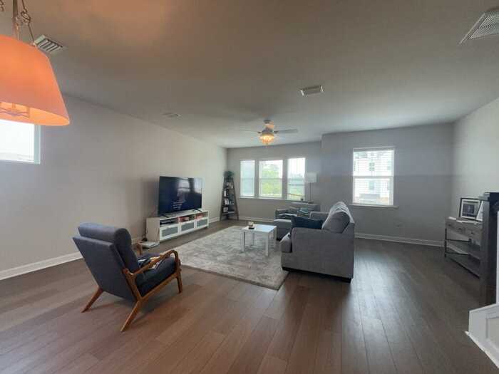 9403 Sun Fountain Dr - Photo 5 of 8