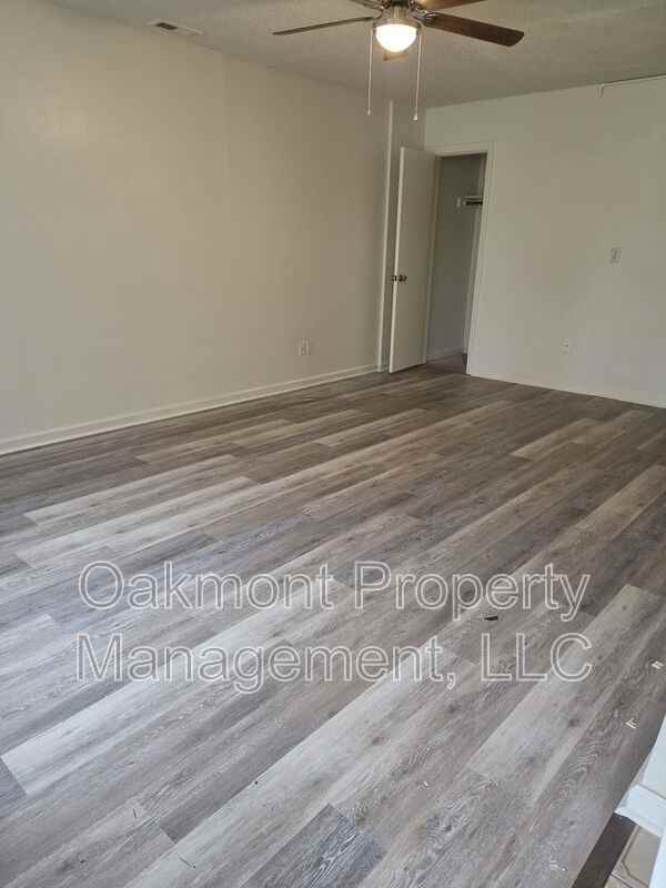 2831 Breezewood Ave - Photo 3 of 19