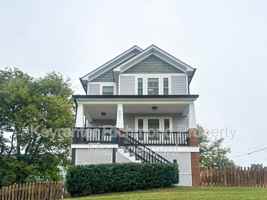 featured image of 4901 Goddin Cir