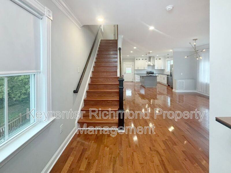 4901 Goddin Cir - Photo 2 of 17
