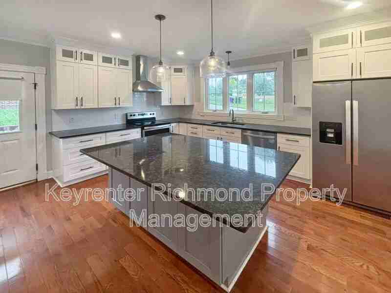 4901 Goddin Cir - Photo 5 of 17
