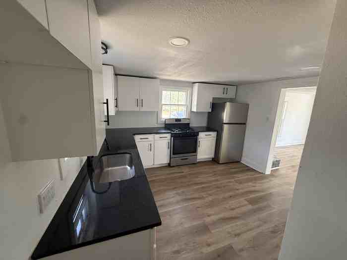 1301 S Scullin Ave - Photo 2 of 11