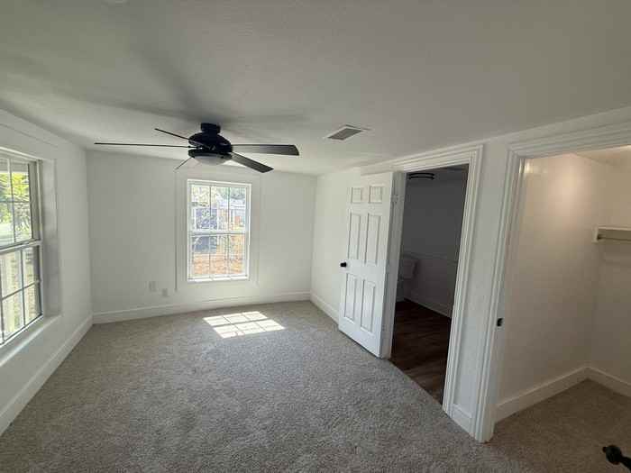 1301 S Scullin Ave - Photo 6 of 11