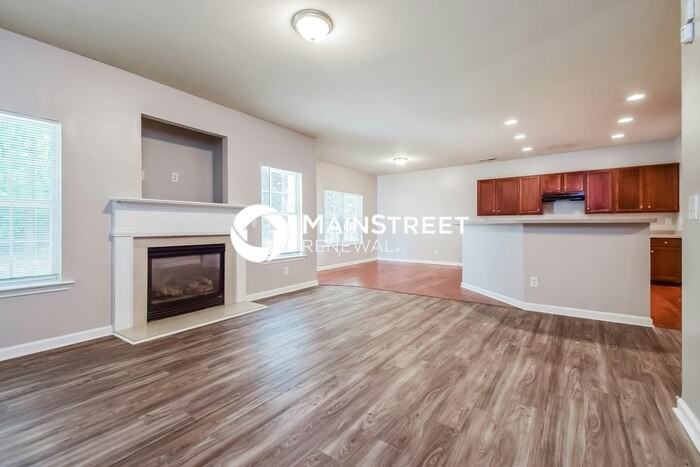 1300 Suttles Dr Sw - Photo 4 of 17