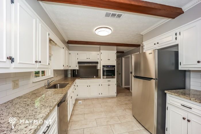3560 Clubhouse Ln Se - Photo 7 of 13