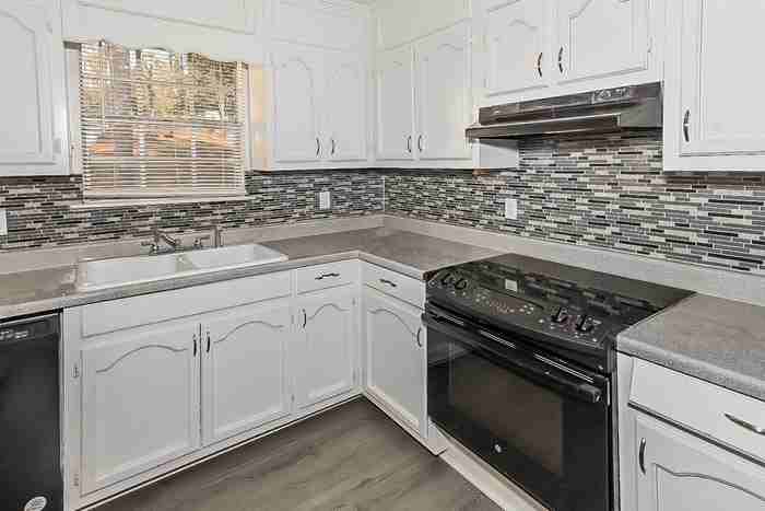 5038 Fulmar Dr - Photo 6 of 11