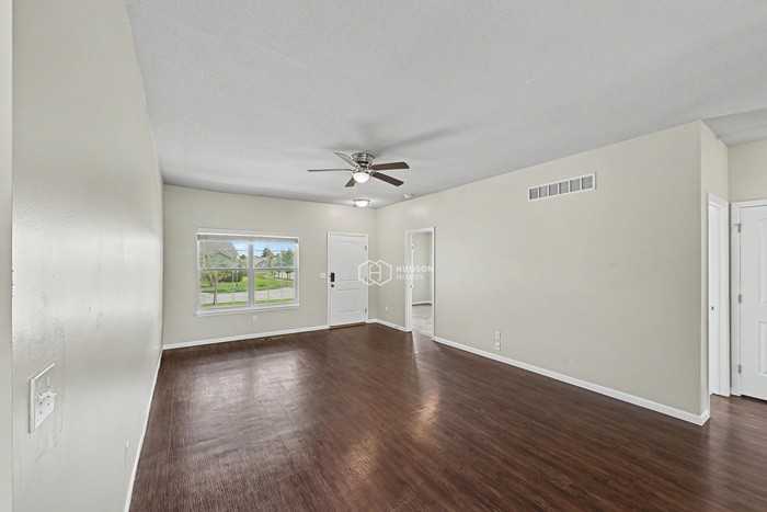 792 S Mulberry St - Photo 6 of 32