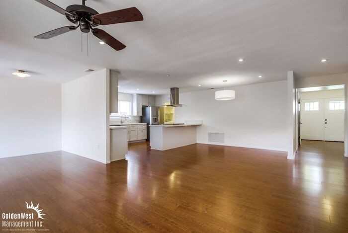 6841 Boxford Dr - Photo 5 of 25