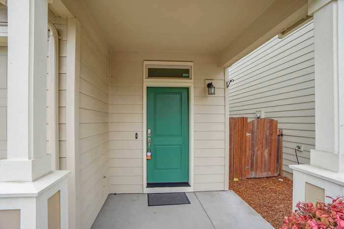3010 Ne 74th St - Photo 4 of 45