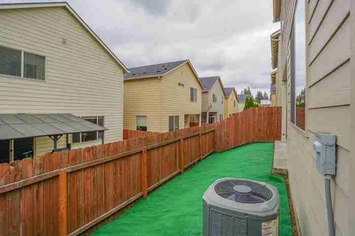 3010 Ne 74th St - Photo 5 of 45