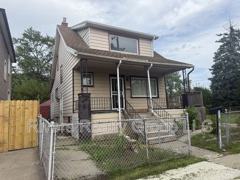 4280 7th St - Photo 2 of 8