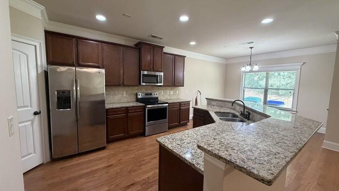 590 Summerstone Ln - Photo 4 of 20
